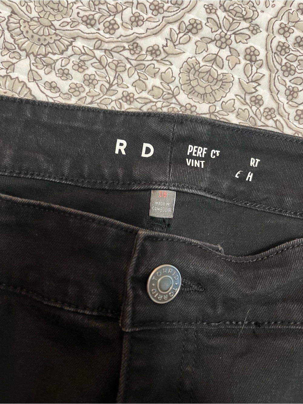torrid Black Denim Boyfriend Shorts with Cuffed Hem - Picture 4 of 4